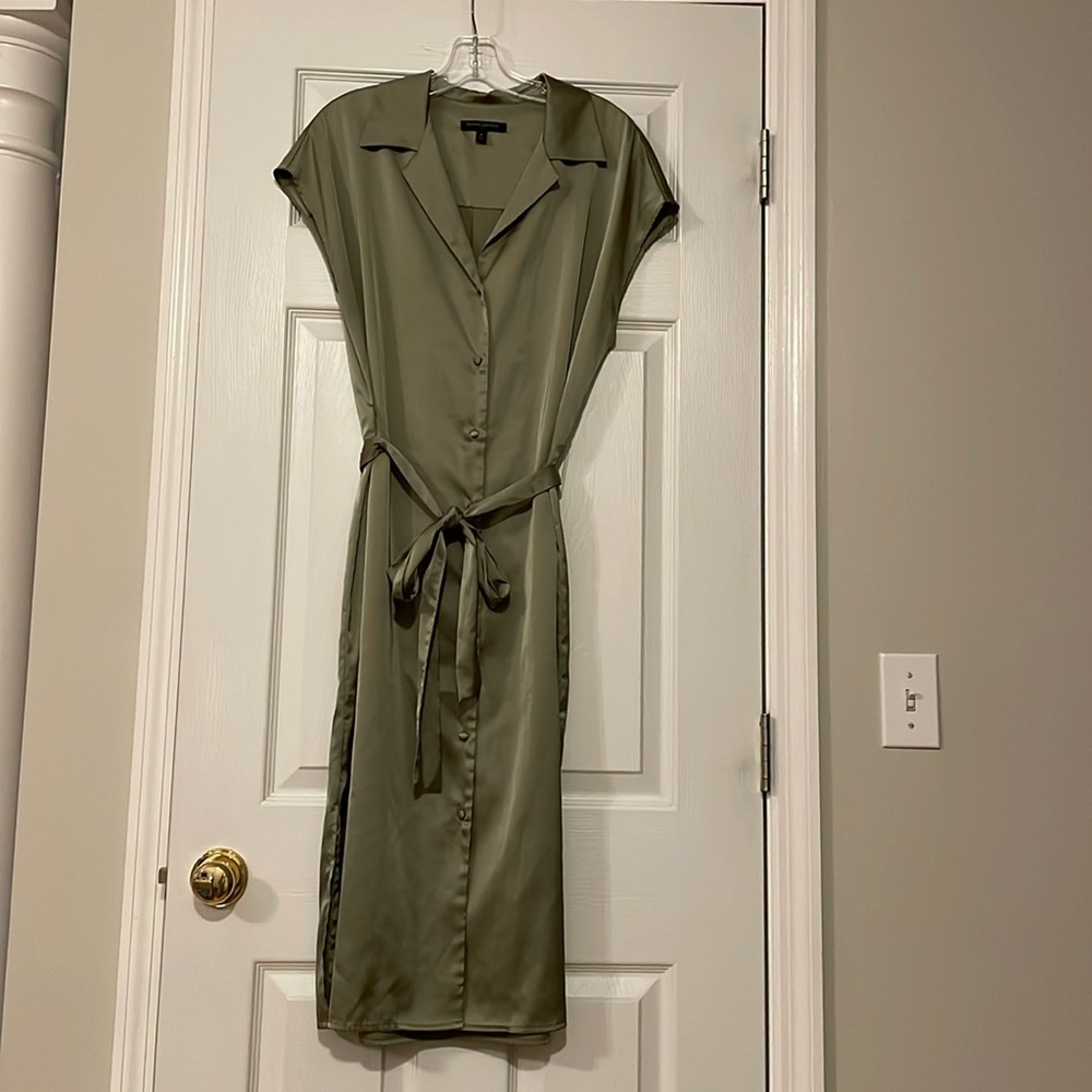 Banana Republic olive satin, cap-sleeved button up dress, Medium